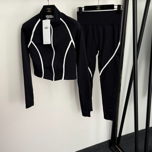 Loewe New Yoga Sports Set with Back Print