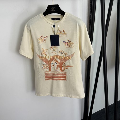 Louis Vuitton Chain Decorated and Foil Letter Print T-Shirt