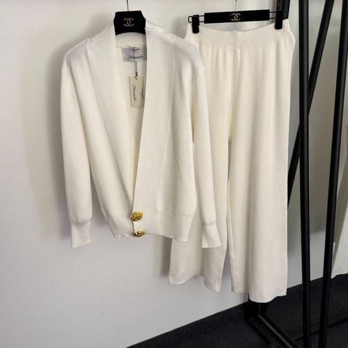 Schiaparelli Sophisticated Metal Button V-Neck Long Sleeve Cardigan Set