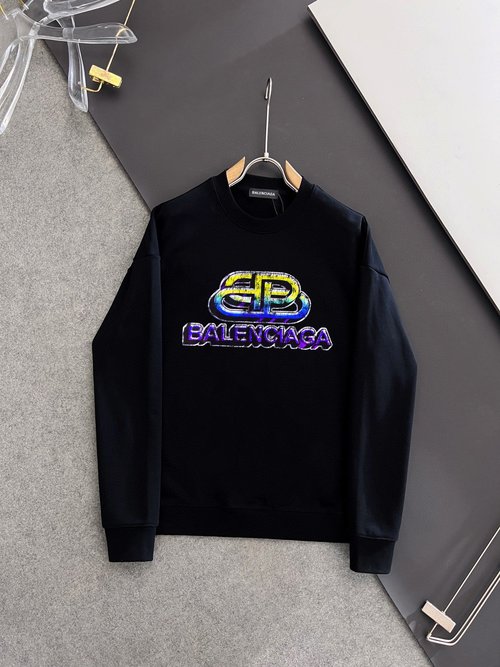 Balenciaga Fleece-lined Round Neck Sweatshirt in Black & White