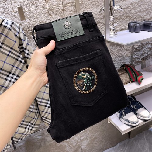 Versace Premium Jeans with High-elastic Fabric and Fine Details