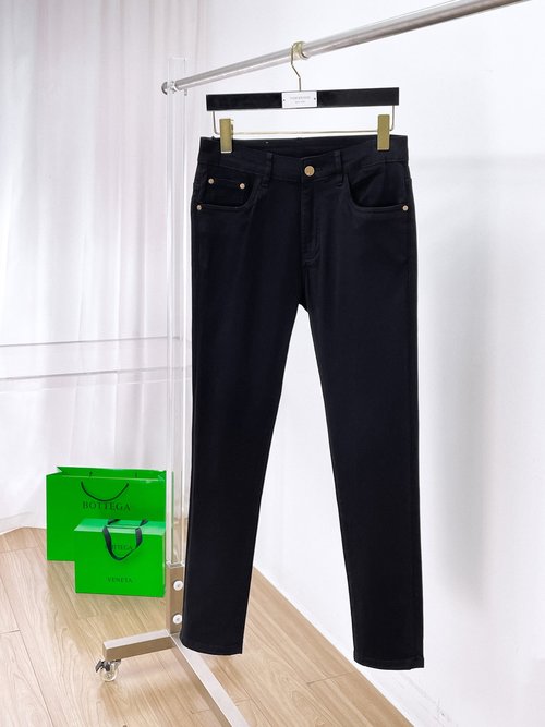 Valentino Premium Jeans Featuring Comfort Fit and Exquisite Details