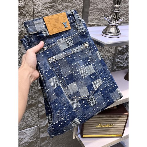Louis Vuitton High-Elastic Jeans with Detailed Craftsmanship and Comfort