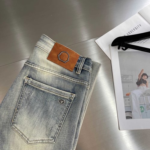 Dior Premium Jeans with Excellent Comfort and Fit