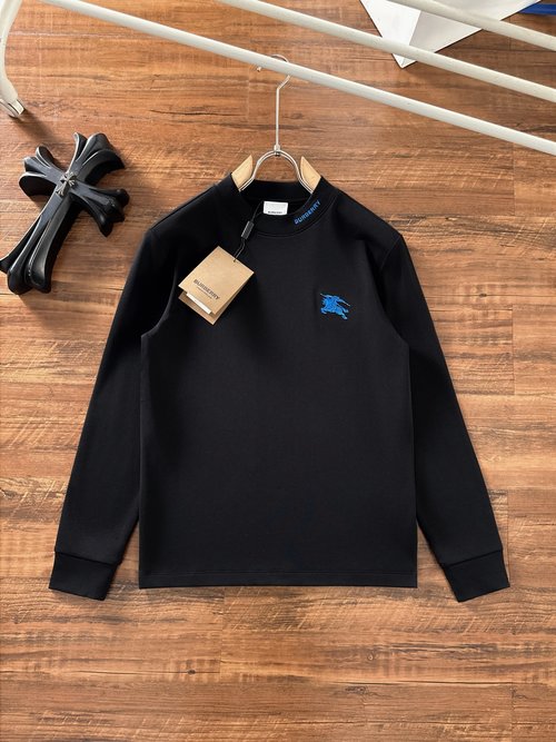Burberry Comfortable and Stylish Long - Sleeve T - Shirt