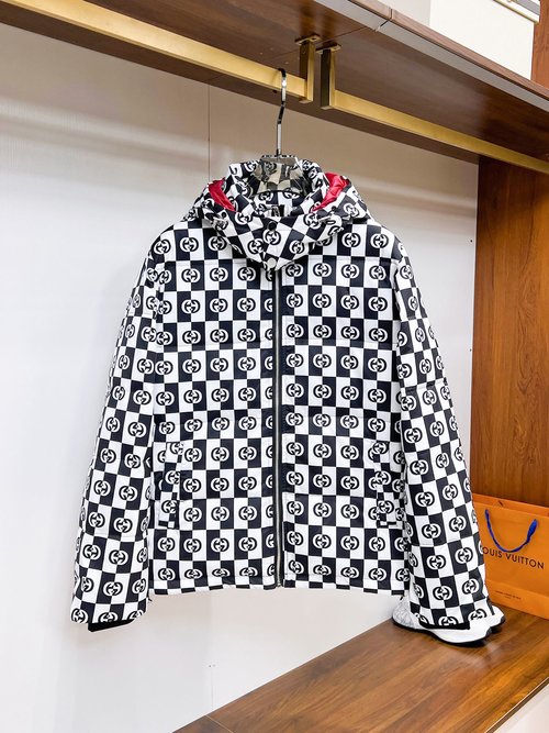 Gucci Premium 90-Down Jacket with Logo & Colorful Design