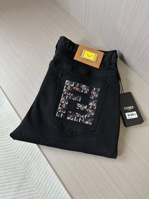Fendi Soft High-Elastic Jeans in Black-Grey Tone