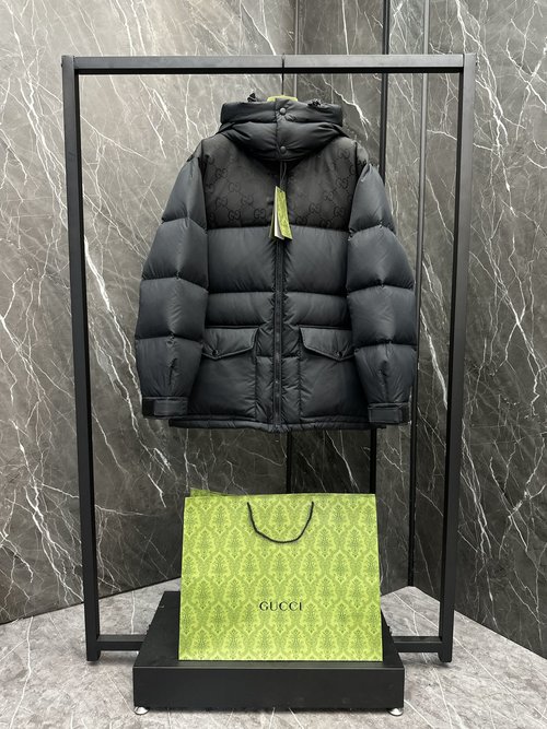 Gucci Waterproof Down Coat with Classic GG Motif and Detachable Hood
