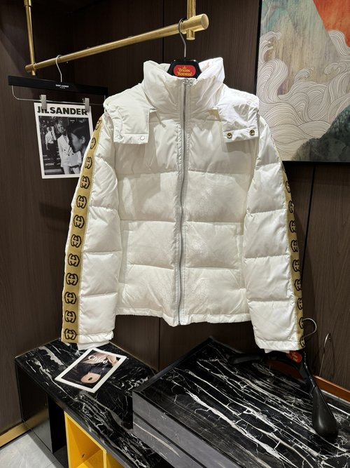 Gucci Premium Down Jacket with Classic Logo and Good Warmth