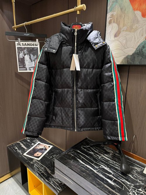 Gucci 90% Down - filled Jacket with Logo, Warm and Lightweight