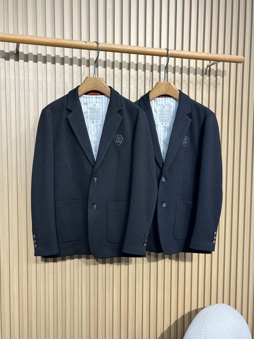 Brunello Cucinelli Luxury Casual Blazer with Premium Fabric