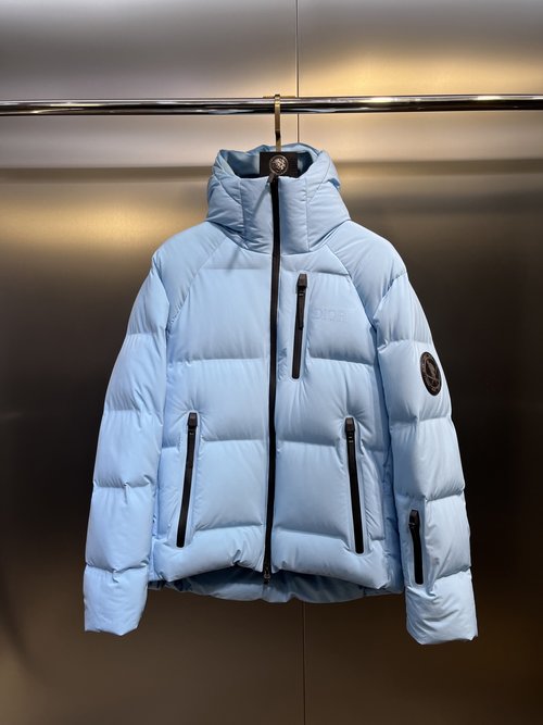Dior Waterproof and Lightweight Co - developed Ski Jacket