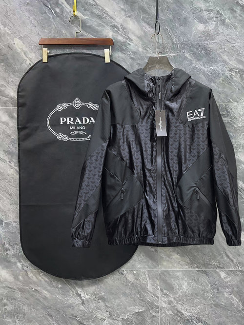 Armani Pre-sale Jacket with High Comfort and Good Fit