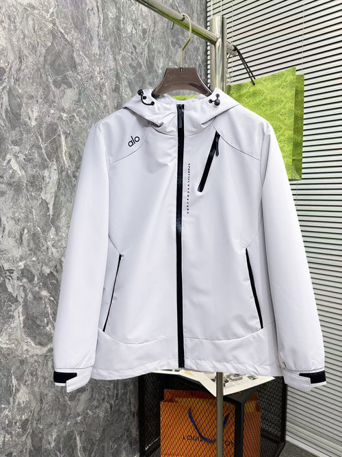 Loewe Reversible Jacket for High Comfort and a Good Fit