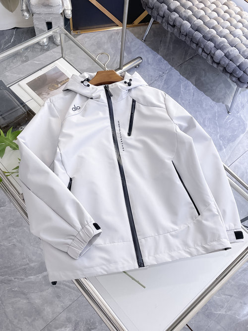 Loewe Pre-released Jacket with High-quality Design