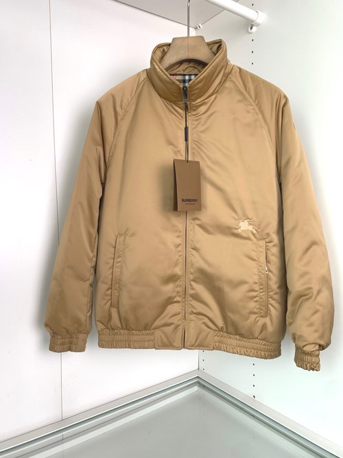 Manolo Blahnik Double-Sided Wearable Down Jacket with Wave Quilting