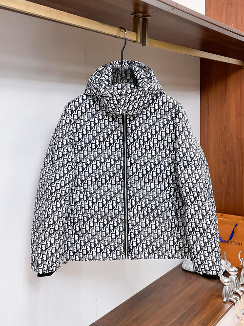 Dior 90-Down Feather Jacket with Warmth and Style