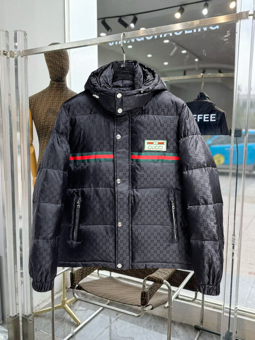 Gucci Premium Down Jacket with Classic Logo and Insulation
