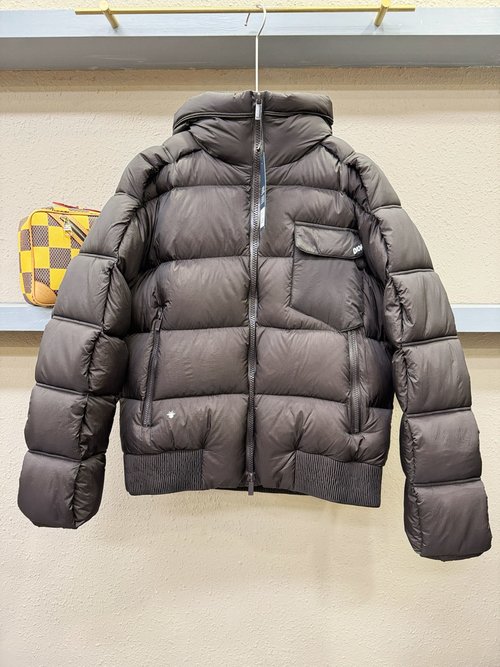 Dior Waterproof Down Jacket with Stylish Design