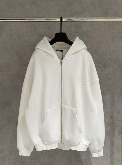 Balenciaga Comfortable Zip-Up Hoodie with Distinctive Design