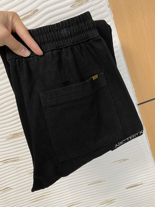 ArcTeryx New Thickened Casual Pants with Exclusive Fabric and Neat Appearance