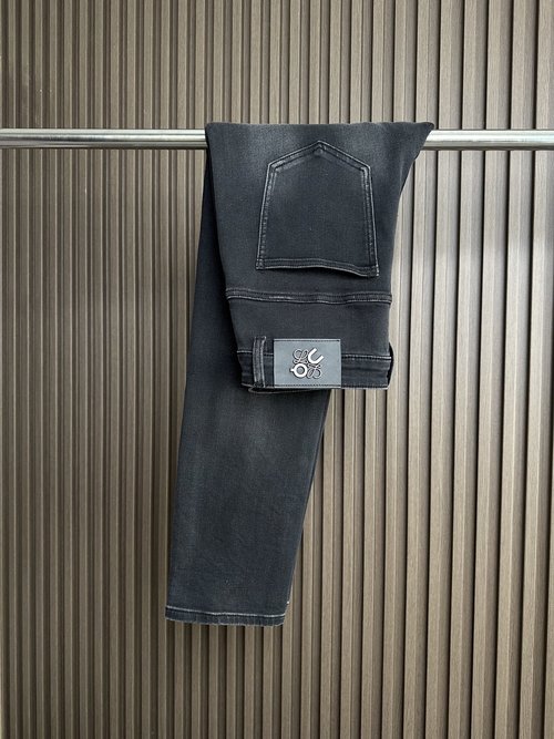 Loewe Versatile Slim Fit Jeans in Premium Denim Fabric