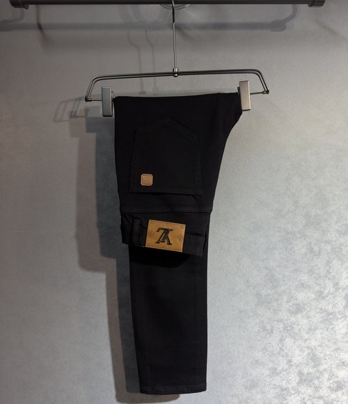 Louis Vuitton Luxurious Comfortable Jeans with A33 Straight Leg