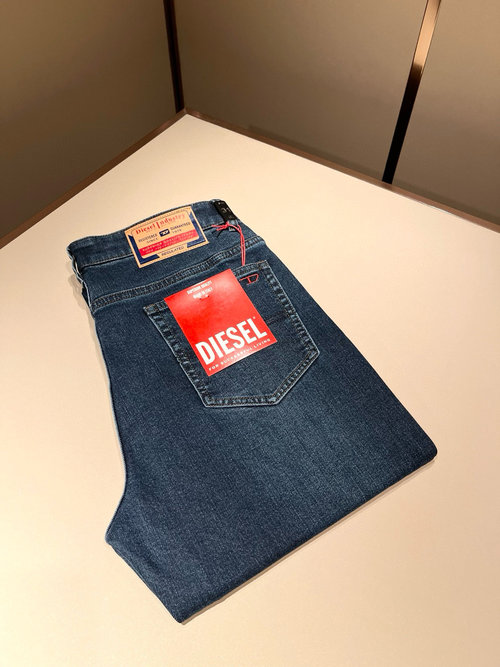 Dior Water-washed Straight Jeans, Italian Fabric, Stylish