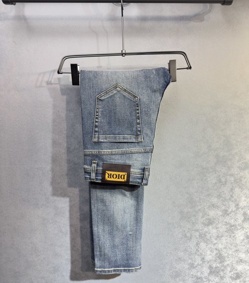 Dior New Jeans with High-Quality Material and Comfort