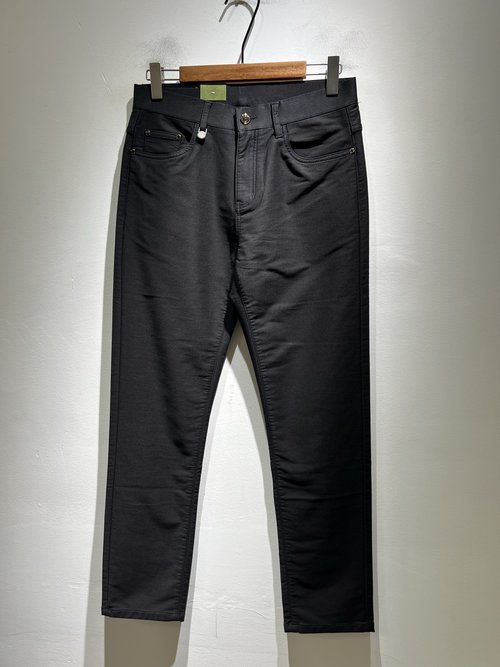 Gucci Cotton Casual Pants with Logo Hardware Design