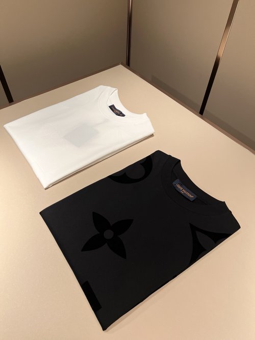 Louis Vuitton Luxury Monogram-Pressed Fluff T-Shirt