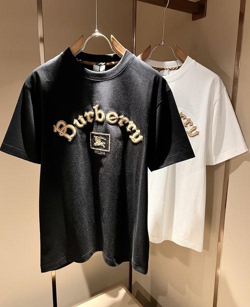 Burberry Premium Outdoor Short-sleeved T-shirt with Logo Embroidery