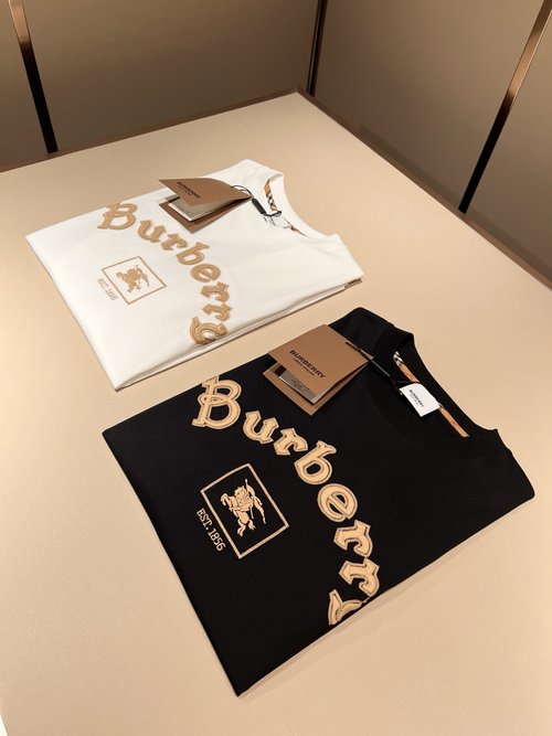 Burberry Premium Outdoor Short-sleeved T-shirt with Logo Embroidery