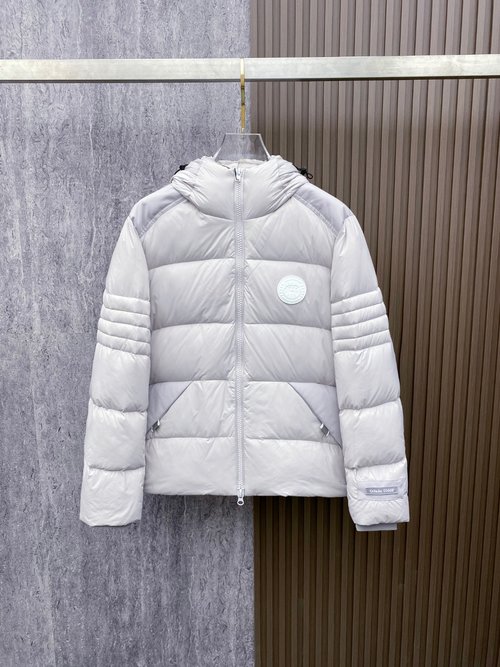 Canada Goose Windproof Waterproof Down Jacket with Logo