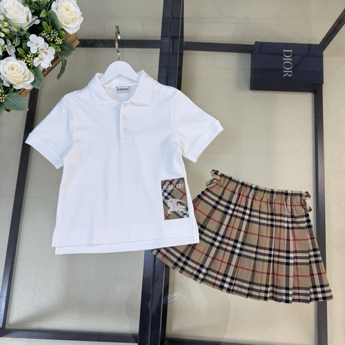 Burberry Girls Premium Cotton Two-Piece Set – Comfortable & Stylish 