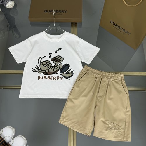 Burberry Kids Cotton Animal Print Top & Embroidered Shorts Set