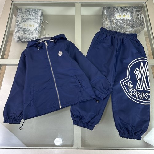 Moncler Kids Unisex Premium Set with Classic Logo, Comfortable Polyester