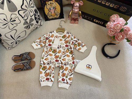 Gucci Kids Unisex All-Over Letter Print Fleece-Lined Romper Set