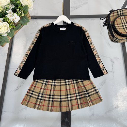 Burberry Girls Cotton Two-Piece Set with Striped Sleeves & Embroidery