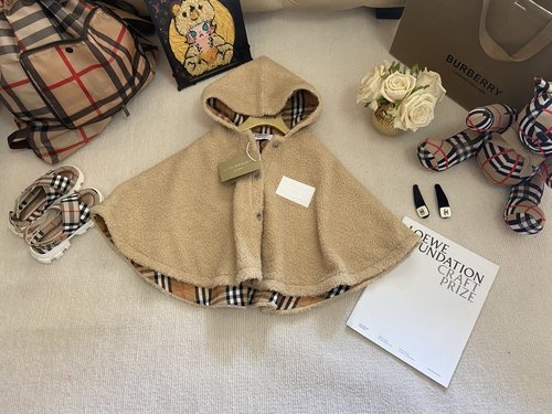 Burberry Unisex Baby Cloak - Lambswool, Cotton Plaid Lined (Khaki/Beige)